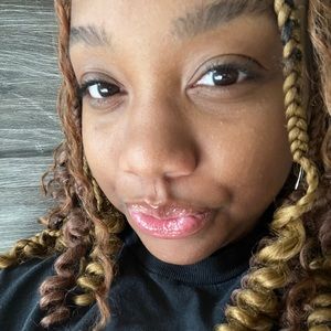 Meet your Posher, Siani